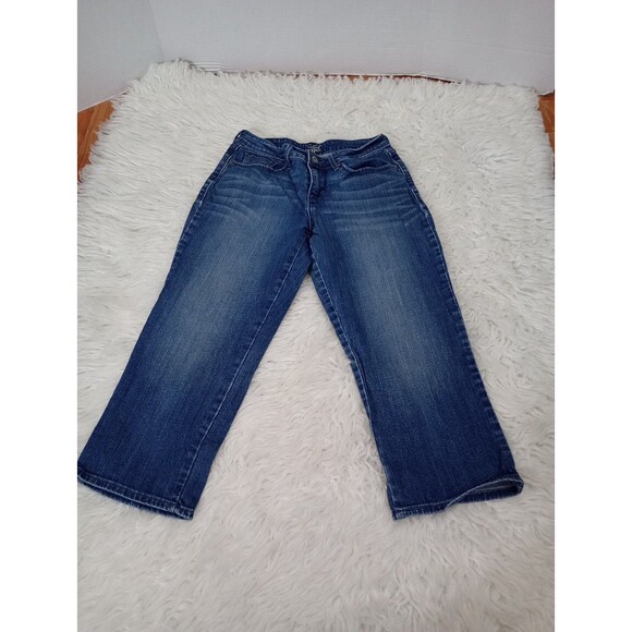 Levi's Womens Jeans Size 6 Capri Demi Curve Mid Rise - Picture 2 of 10